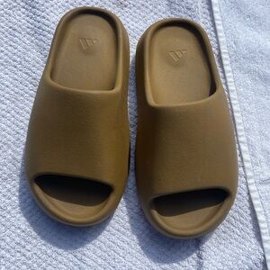 YEEZY slides by Adidas - Men's/Youth size 5/Women's 7 - slightly worn
